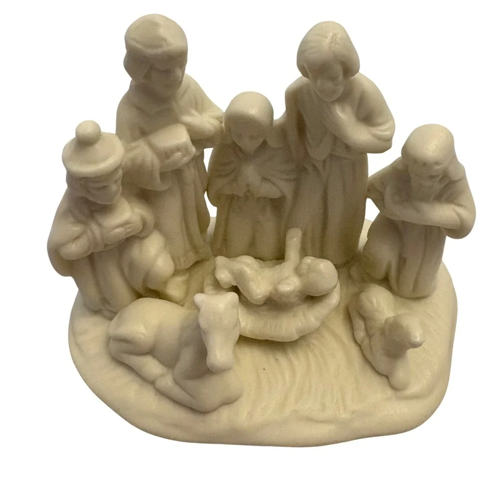 Vintage Nativity Scene Set Holy Family Manger Figurines Jesus Lamb Shepherd 2.5